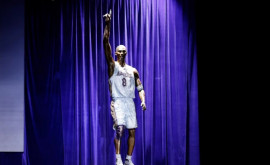 Prima statuie în onoarea lui Kobe Bryant dezvelită de LA Lakers