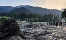 Sute de familii evacuate în Georgia din cauza riscului alunecării de teren