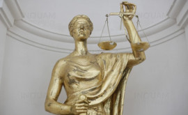 Судья Политическое вмешательство в судебную систему неприемлемо