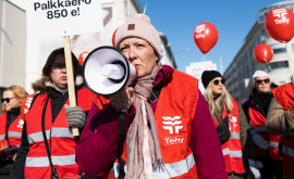 Забастовки в Финляндии затронут транспорт бумажную промышленность и торговлю