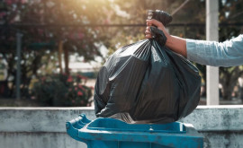 Кишиневцы требуют закрытия помещений для мусора в подъездах 