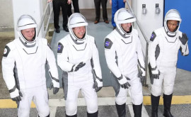 Миссия выполнима 4 астронавта отправились на космическую станцию