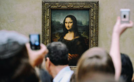 Persoane necunoscute au amenințat că vor arunca în aer tabloul Mona Lisa