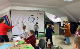 YMCA Moldova организовала дневной лагерь Fii cu Ochii în 4 для местных детей и украинских беженцев