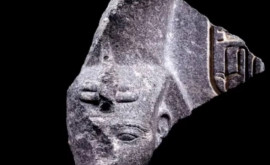 Египту вернули статую украденную три десятилетия назад