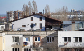 Pretura sectorului Centru vine cu precizări în legătură cu casa construită pe acoperișul unui bloc
