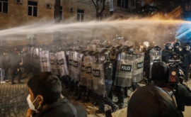 Georgia Poliţia a folosit gaze lacrimogene şi gloanţe de cauciuc împotriva demonstranţilor
