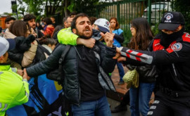 Istanbul sub stare de asediu Ciocniri violente şi zeci de arestări