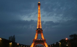 Turnul Eiffel va fi securizat cu un perete din sticlă