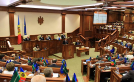 Рекордное число отсутствий депутатов на заседаниях парламента в 2016 году