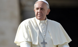 Papa Francisc a comparat Biblia cu telefonul mobil