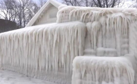 O casă din statul New York sa transformat întrun bloc de gheață VIDEO