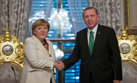 Erdogan o acuză pe Merkel că a recurs la practici naziste