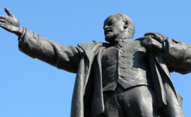 O statuie a lui Lenin a fost vîndută cu aproape 10 mii de dolari