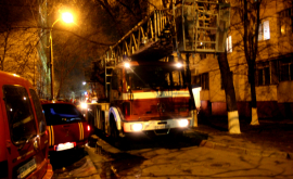 Incendiu întrun bloc de locuit din capitală VIDEO
