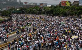 Proteste violente în Venezuela Cel puțin trei oameni au murit