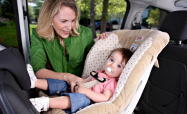 Scaunul de mașină poate salva viața copilului tău