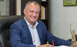 Додон первым поставил подпись за отставку мэра Кишинева 