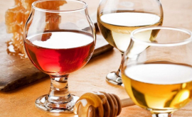 Moldova va majora exporturile de vin sucuri și miere către China 