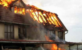 Presa Casa unui fost președinte de țară a fost arsă