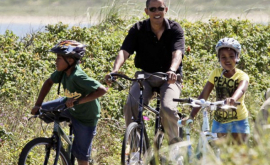 Obama a schimbat fotoliul de președinte pe bicicletă 