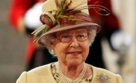 Regina Elisabeta a IIa crede că Ariana Grande este o cîntăreață foarte bună