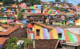 Cel mai neobișnuit sat din lume Cucerește turiștii prin culoare FOTO