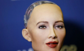 Inteligența artificială întîlnire cu un robot FOTOVIDEO