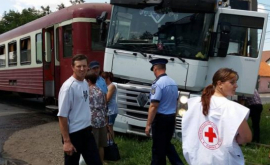 Un tir ucrainean a fost lovit de un tren în Bistriţa