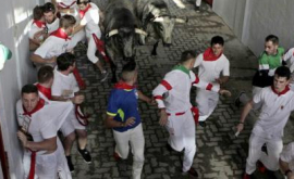 Trei bărbați au fost împunși de tauri în prima zi a curselor din Pamplona 