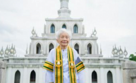 La 91 ani a devenit absolventă a universității din Thailanda