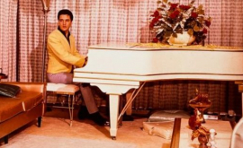 Pianul alb al lui Elvis Prestley va fi scos la vînzare pe eBay