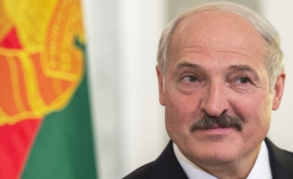 Lukașenko la cules cartofii din grădina de la reședința de Stat
