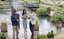 Кейт Миддлтон с принцами Уильямом и Гарри почтили память принцессы Дианы
