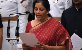 India numește prima femeie în postul de ministru al apărării