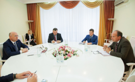 Ce a discutat Pavel Filip cu ambasadorul României