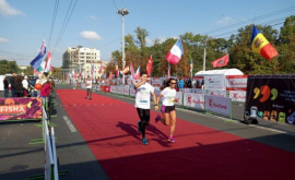 La Maratonul Internaţional Chişinău participă mii de oameni