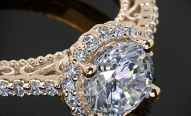 Soția unui președinte de stat se judecă pentru un inel cu diamante
