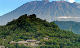 Предупреждение Индонезия повысила степень опасности вулкана