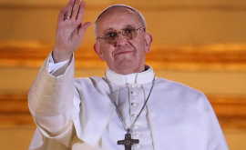 Papa Francisc, nemulțumit de cei care fac poze în timpul liturghiei