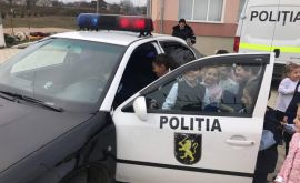 Copiii din raionul Ialoveni și Bălți ghidați de polițiști