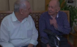 102летний еврей выживший в Холокосте встретился со своим внуком