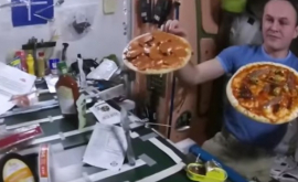 Cîțiva astronauți au preparat o pizza pe Stația Spațială Internațională VIDEO