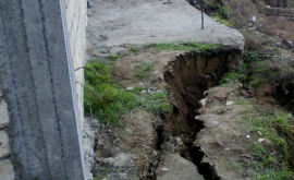 Властям ЧадырЛунги предписали переселить жильцов из зоны оползней
