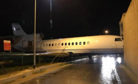  În Malta un avion privat sa înfipt întro clădire FOTO