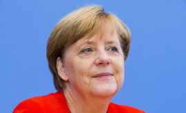 Ангела Меркель поздравит Путина с переизбранием