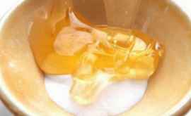 Beneficiile geniale ale mierii şi bicarbonatului de sodiu