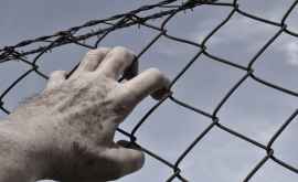 В тюрьме в Гоянах заключенные напали на надзирателя