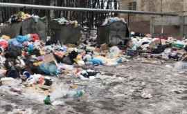 Oraşul Bălţi în continuare invadat de deşeuri