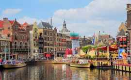 Amsterdamul impune condiţii mai stricte tuturor turiştilor